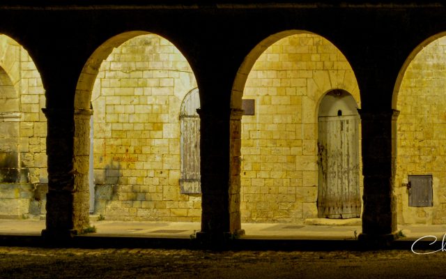 Arches à l'entrée de l'ile d'Aix de nuit